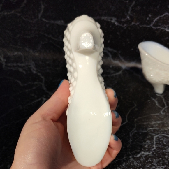 2 Fenton Shoe Slippers Daisy And Button And Cat Hobnail Patterns Milk - Picture 6 of 7